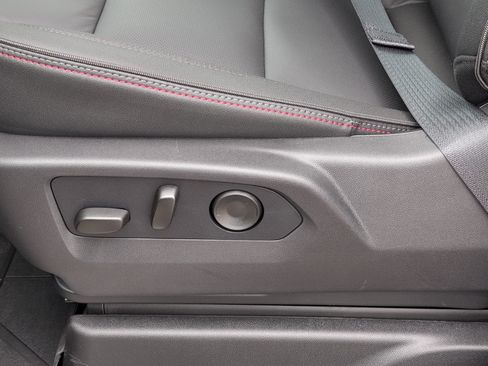 New 2026 Chevrolet Suburban RST image 16