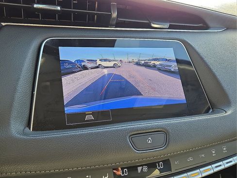 Used 2023 Cadillac XT4 Premium Luxury image 29