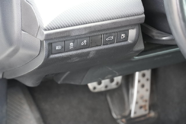 Used 2025 Toyota Camry SE FWD image 24