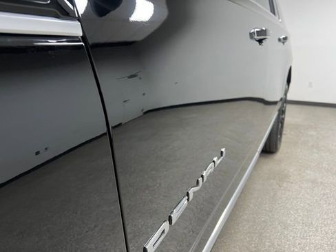 Used 2022 GMC Yukon XL Denali AWD/4WD image 14