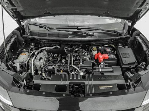 Used 2025 Nissan Kicks SV image 46