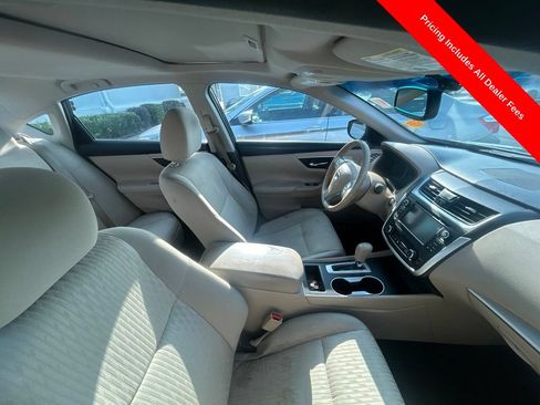 Used 2016 Nissan Altima 2.5 SV w/ Convenience Package FWD image 4