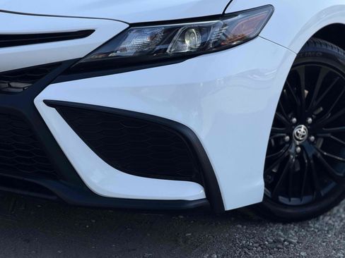 Used 2022 Toyota Camry SE FWD image 13