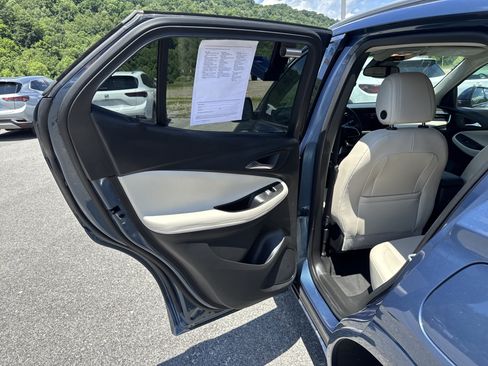 Used 2024 Buick Encore GX Avenir w/ Avenir Convenience Package AWD/4WD image 16