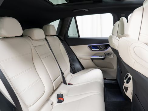 Certified 2024 Mercedes-Benz GLC 300 4MATIC image 24