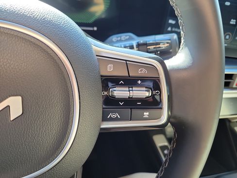 Certified 2025 Kia Sorento S w/ Panoramic Sunroof Package FWD image 29