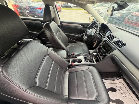 Used 2015 Volkswagen Passat 1.8T SE image 10