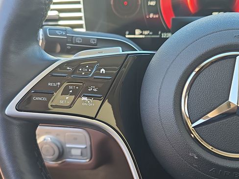 Used 2025 Mercedes-Benz GLS 450 4MATIC image 22