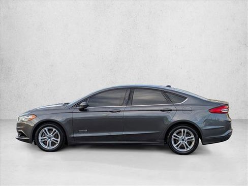 Used 2018 Ford Fusion SE image 9