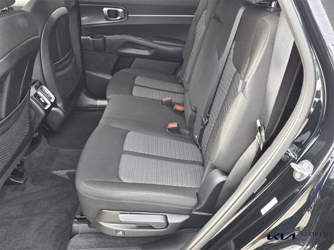 Used 2025 Kia Sorento LX image 12