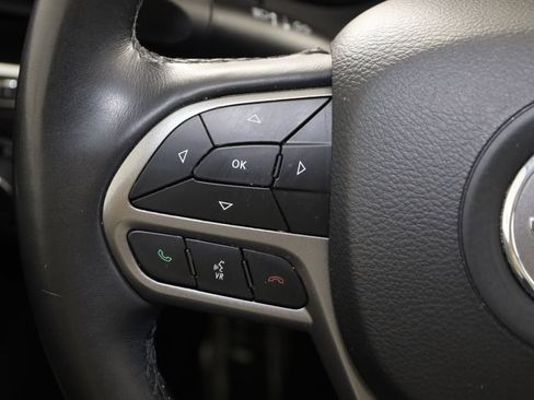 Used 2019 Jeep Cherokee Limited AWD/4WD image 34