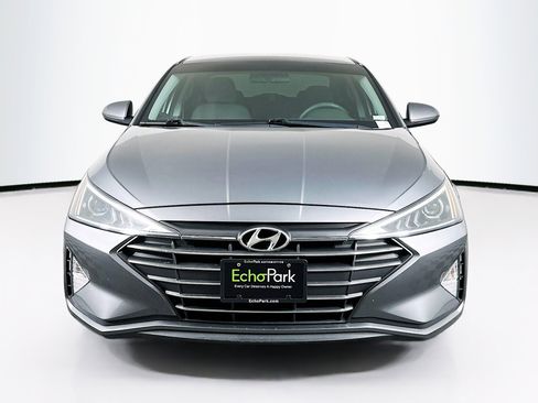 Used 2019 Hyundai Elantra SE image 2