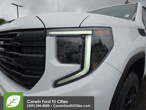 Used 2023 GMC Sierra 1500 Elevation AWD/4WD image 6