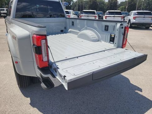 New 2026 Ford F350 Platinum w/ Platinum Plus Package AWD/4WD image 11