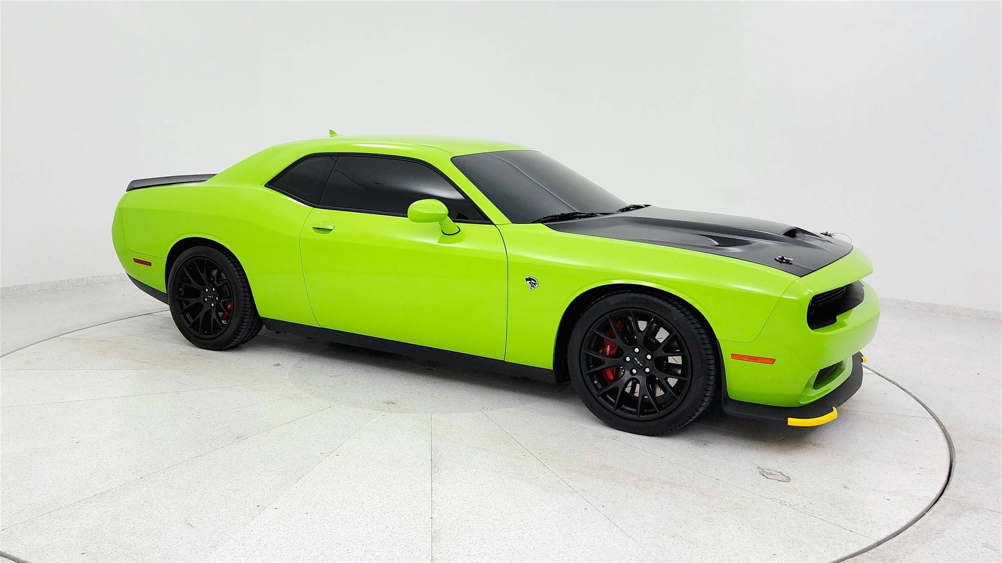 Used 2015 Dodge Challenger SRT Hellcat RWD image 6