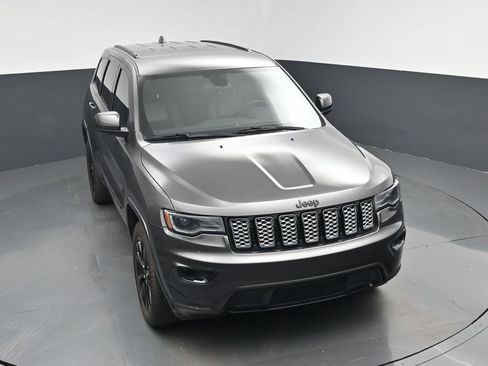 Used 2021 Jeep Grand Cherokee Laredo X AWD/4WD image 26