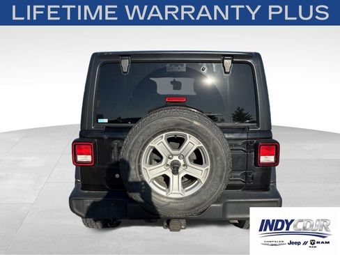 Used 2018 Jeep Wrangler Unlimited Sport S AWD/4WD image 5