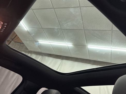 Certified 2021 Mercedes-Benz GLB 35 AMG 4MATIC image 23