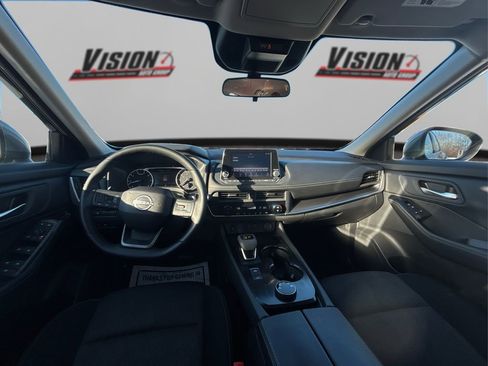 Certified 2025 Nissan Rogue SV image 27