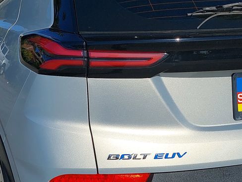 Used 2022 Chevrolet Bolt EUV Premier w/ Sun & Sound Package image 33