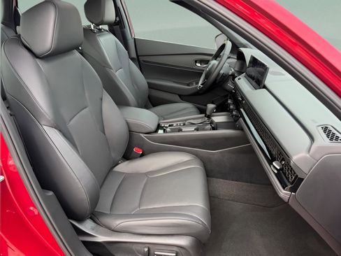 Used 2025 Honda Accord Sport image 28