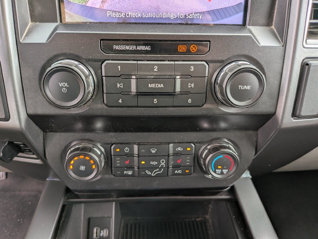 Used 2022 Ford F250 XLT w/ XLT Premium Package AWD/4WD image 27
