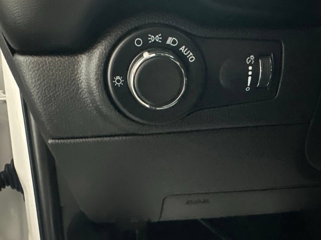 Used 2023 Dodge Durango GT w/ Blacktop Package AWD/4WD image 13