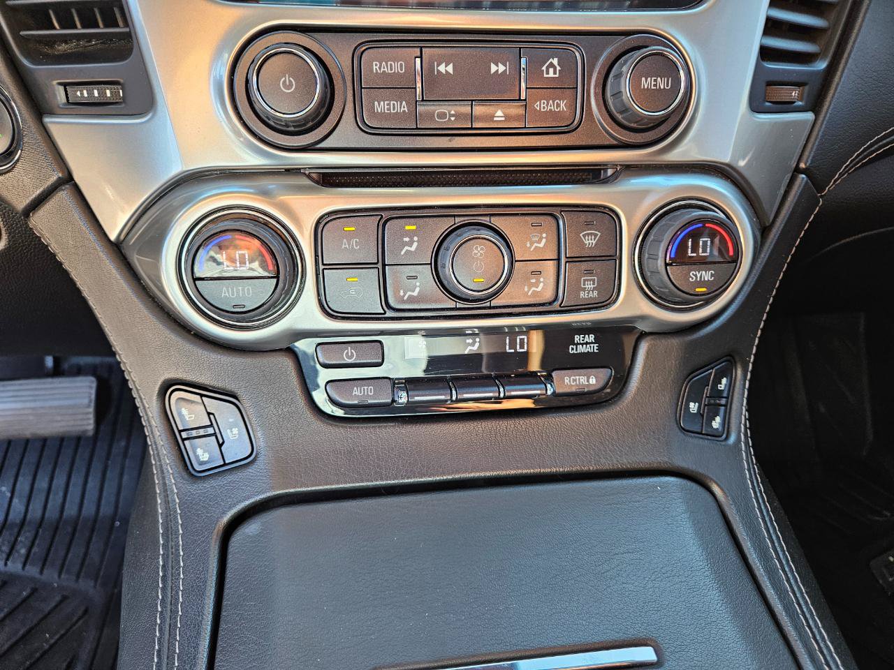 Used 2019 Chevrolet Tahoe Premier w/ Premier Plus Edition AWD/4WD image 21