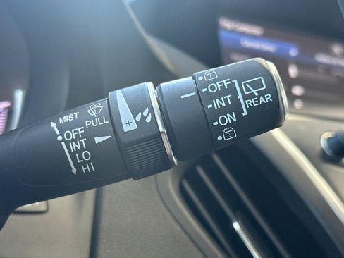 Used 2020 Acura MDX FWD image 32