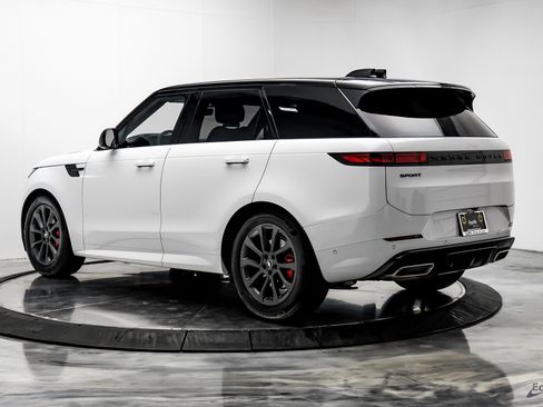 Used 2025 Land Rover Range Rover Sport Dynamic SE image 8