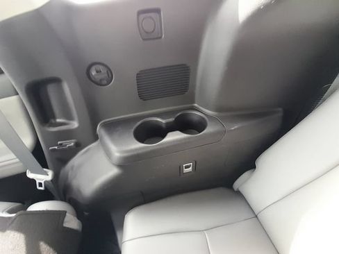 Used 2021 Toyota Highlander XLE AWD/4WD image 51