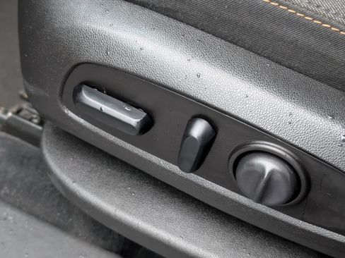 Used 2019 Chevrolet Equinox LT image 27