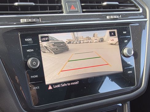 Used 2022 Volkswagen Tiguan SEL R-Line image 16