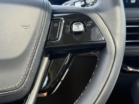 New 2026 Lincoln Aviator AWD image 12