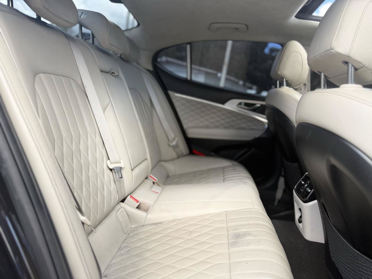 Used 2019 Genesis G70 2.0T Advanced w/ Dynamic Package RWD image 32