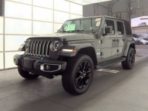 Used 2023 Jeep Wrangler Unlimited Sahara w/ Cold Weather Group AWD/4WD image 1