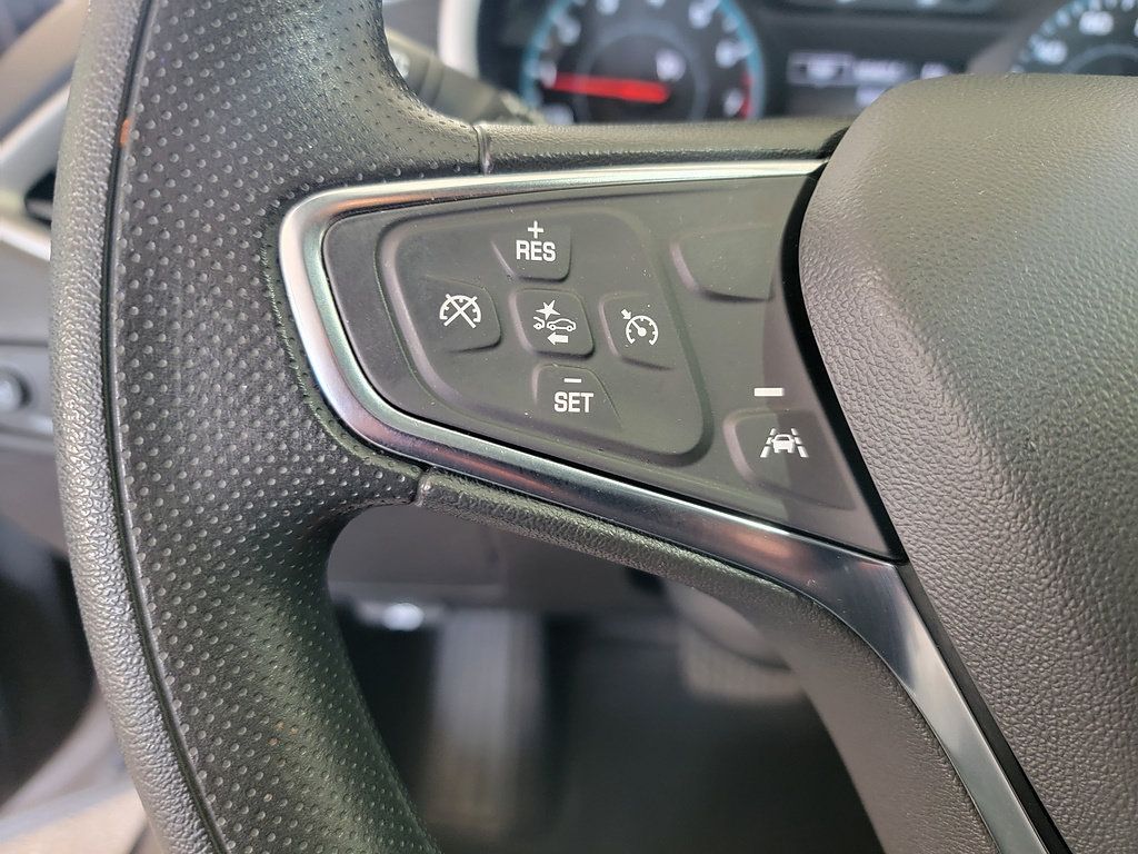 Used 2025 Chevrolet Malibu LT FWD image 16