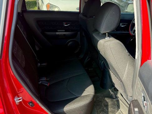 Used 2012 Kia Soul + w/ Audio Pkg image 15