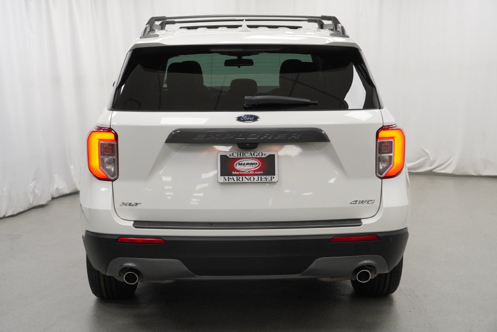 Used 2021 Ford Explorer XLT w/ Equipment Group 202A AWD/4WD image 18