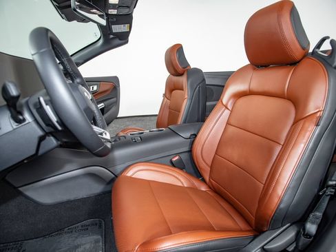 Used 2025 Ford Mustang GT Premium RWD image 2
