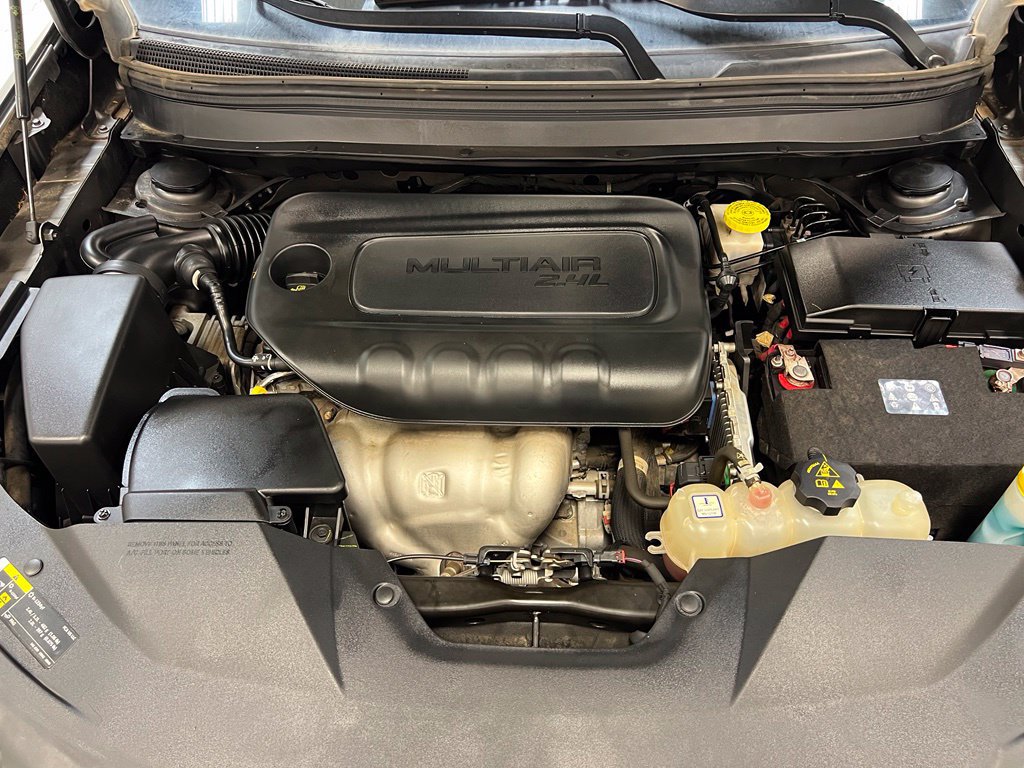 Used 2020 Jeep Cherokee Latitude Plus w/ Comfort/Convenience Group AWD/4WD image 34