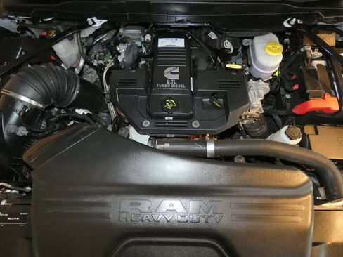 Used 2024 RAM 3500 Limited image 32