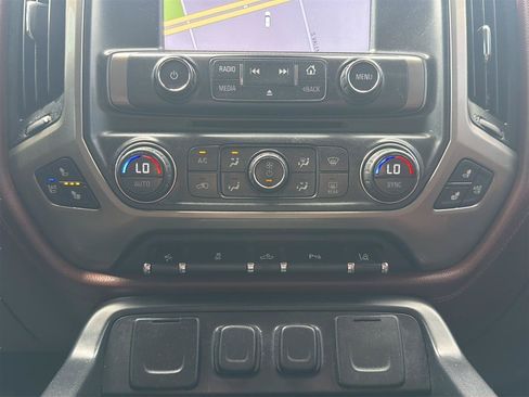 Used 2015 Chevrolet Silverado 1500 High Country w/ High Country Premium Package AWD/4WD image 19