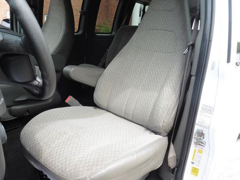 Used 2020 Chevrolet Express 3500 LT w/ LT Preferred Equipment Group RWD image 22