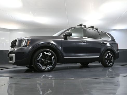 Used 2025 Kia Telluride S AWD/4WD image 57