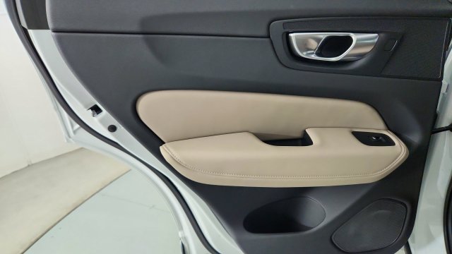 Used 2026 Volvo XC60 B5 Plus w/ Protection Package Premier AWD/4WD image 28