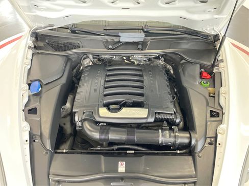 Used 2014 Porsche Cayenne Platinum Edition image 11