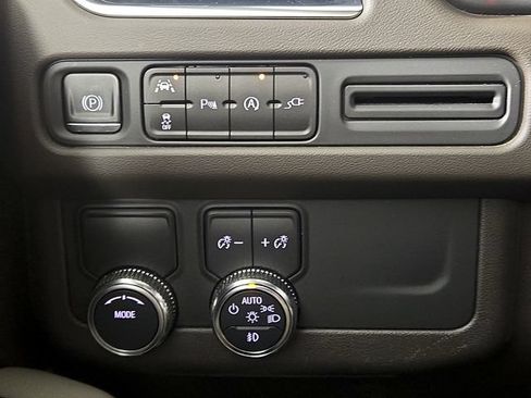 Used 2022 GMC Yukon SLT RWD image 25