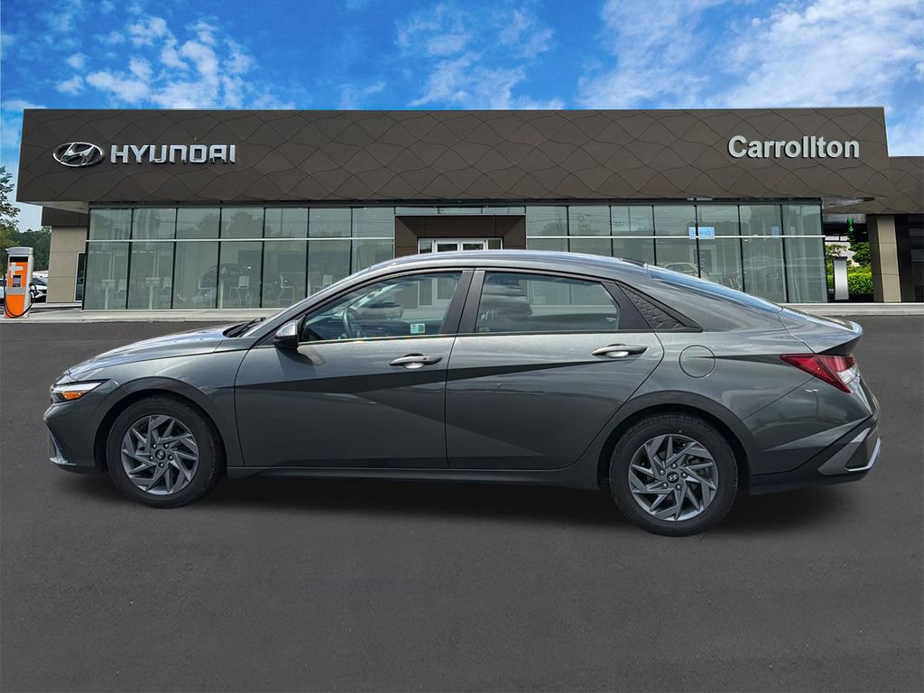 Used 2024 Hyundai Elantra SEL FWD image 8
