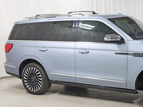 Used 2018 Lincoln Navigator Black Label w/ Cargo Package AWD/4WD image 3